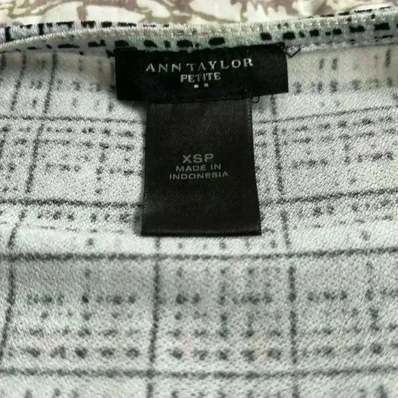 Ann Taylor geometric faux wrap blouse top sleeveless - Picture 2 of 5